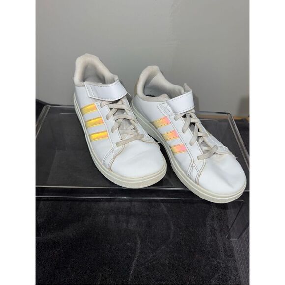 Adidas Girls GRAND COURT White Holographic Iridescent Shoes Jo Jo (3Y) - Picture 1 of 4